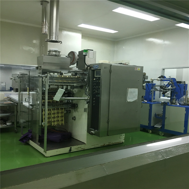  Машина для упаковки пакетиков с несколькими полосами для гранул, приобретенная клиентом Пакистана