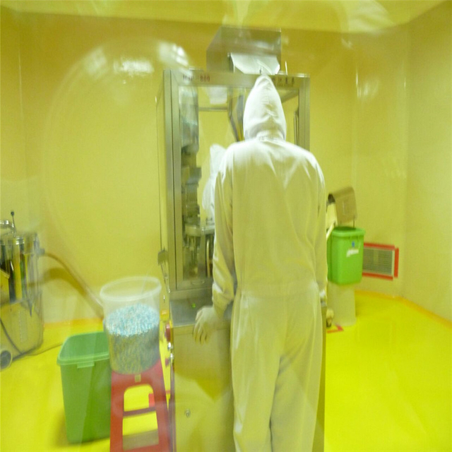 Вьетнамский cusotmmer купил машину для наполнения капсул NJP-800